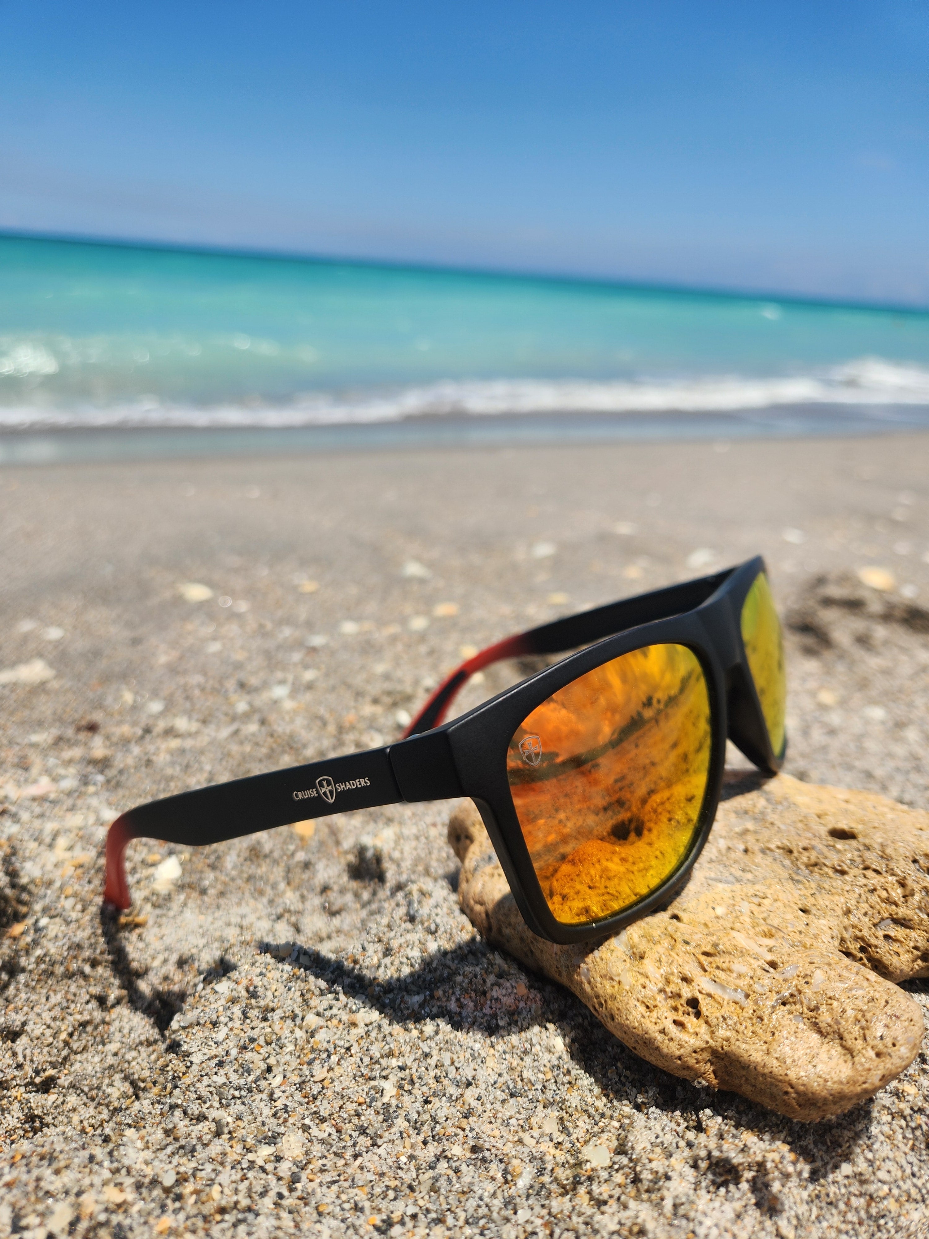 "Lionheart" Cruise-Shader Floating Sunglasses