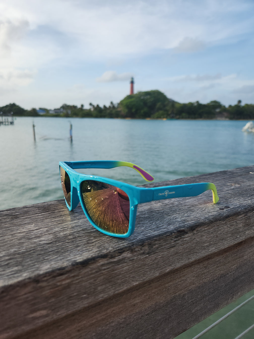 "Agape" Cruise-Shader Floating Sunglasses