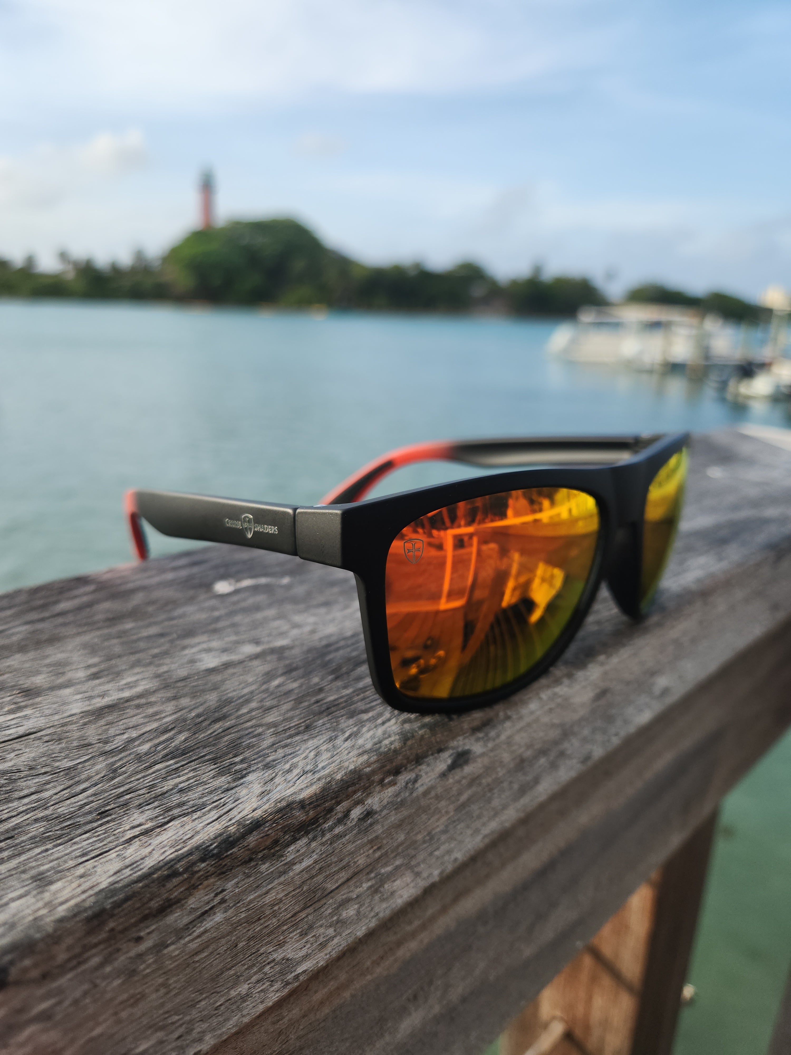 "Lionheart" Cruise-Shader Floating Sunglasses
